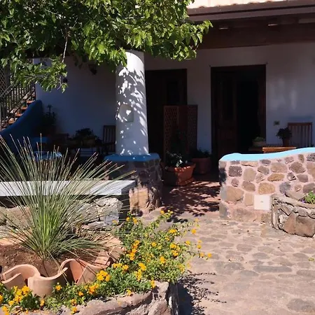 펜션 Pagliuzzo 우스티카