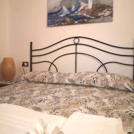 펜션 Pagliuzzo 우스티카