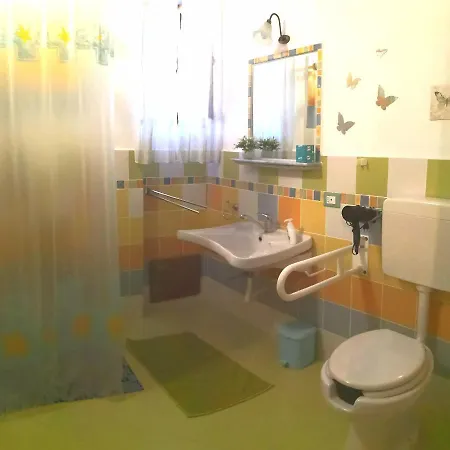 펜션 Pagliuzzo 우스티카